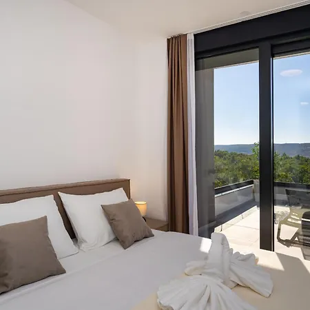 My Dalmatia - Sea View Senti With Private Pool * スタリグラード