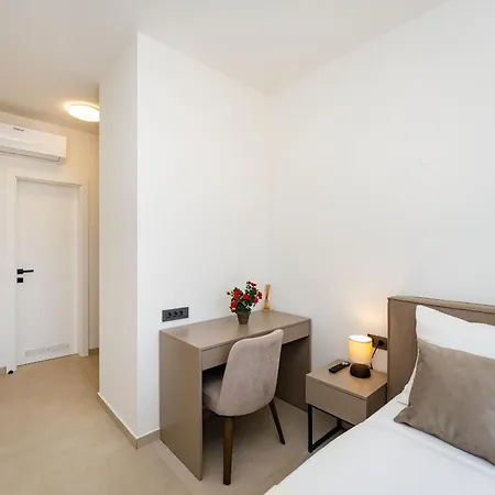 度假居 My Dalmatia - Sea View Senti With Private Pool 斯塔利格拉德-帕克利尼卡