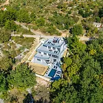 My Dalmatia - Sea View Senti With Private Pool Starigrad Paklenica
