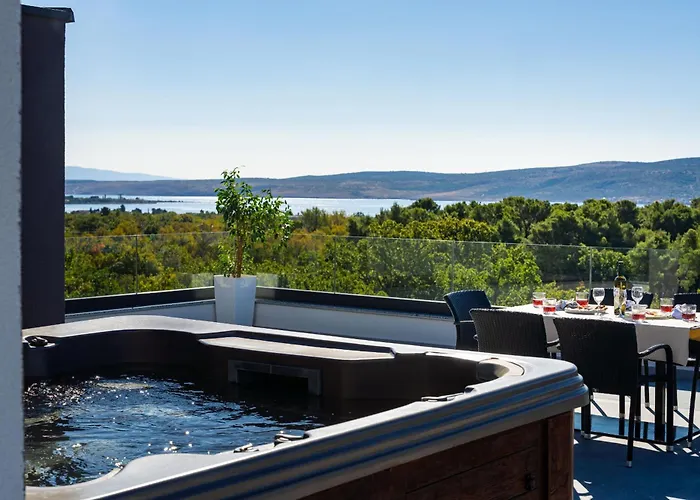 My Dalmatia - Sea View Senti With Private Pool Starigrad Paklenica